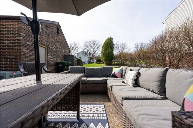 3049 Seminole Ct, Hampton, PA 15044