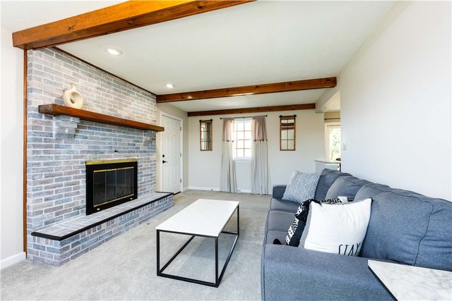 3049 Seminole Ct, Hampton, PA 15044