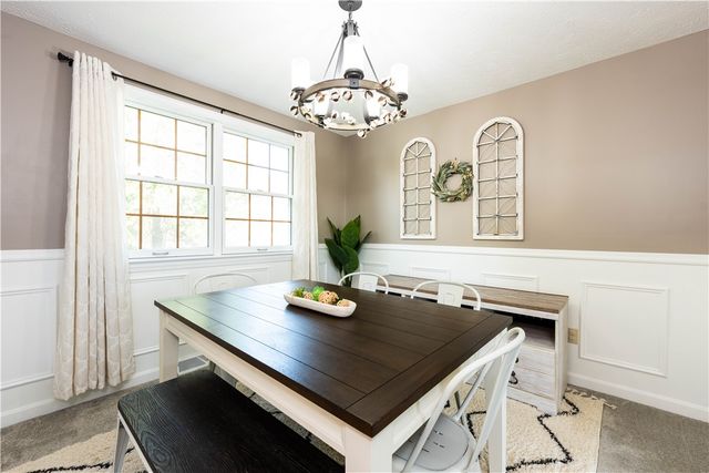 3049 Seminole Ct, Hampton, PA 15044