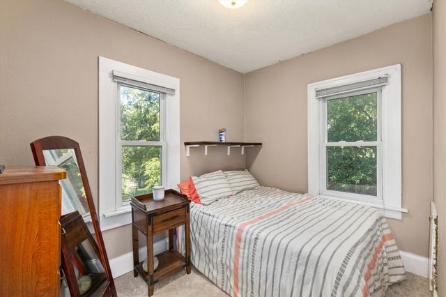 3502 Garfield Avenue, Des Moines, IA 50317