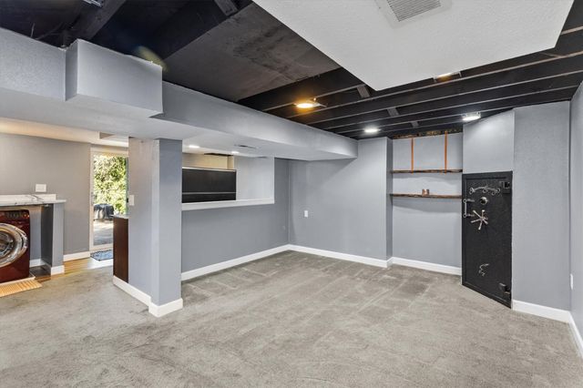 3502 Garfield Avenue, Des Moines, IA 50317