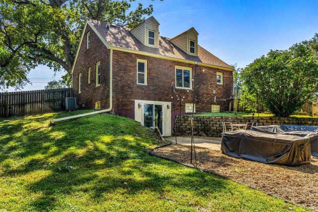 3502 Garfield Avenue, Des Moines, IA 50317