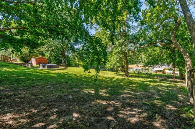 3502 Garfield Avenue, Des Moines, IA 50317