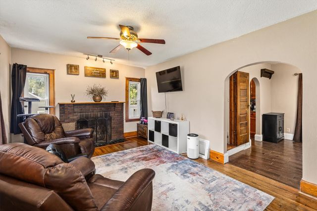 3502 Garfield Avenue, Des Moines, IA 50317