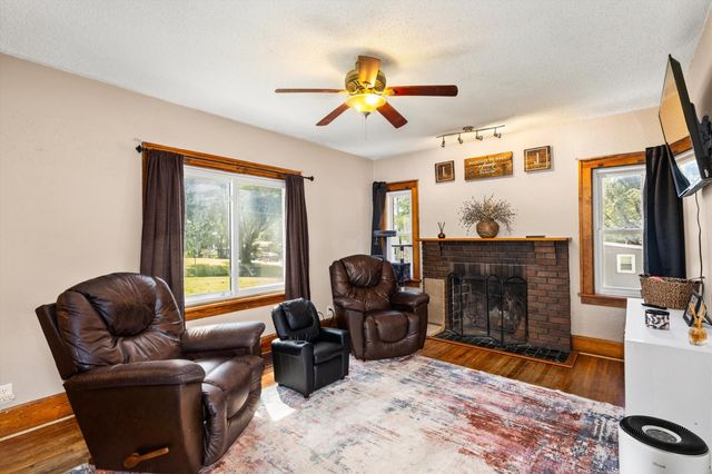3502 Garfield Avenue, Des Moines, IA 50317
