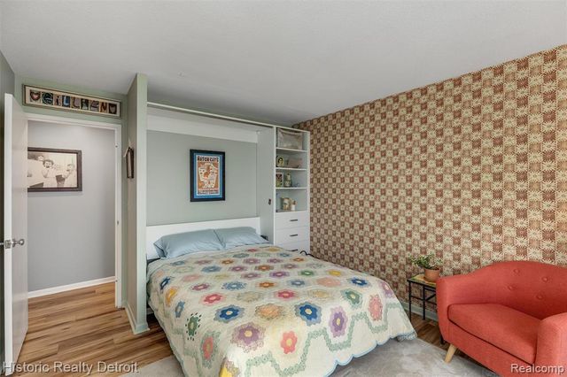 1300 E Lafayette 2407, 08, Detroit, MI 48207