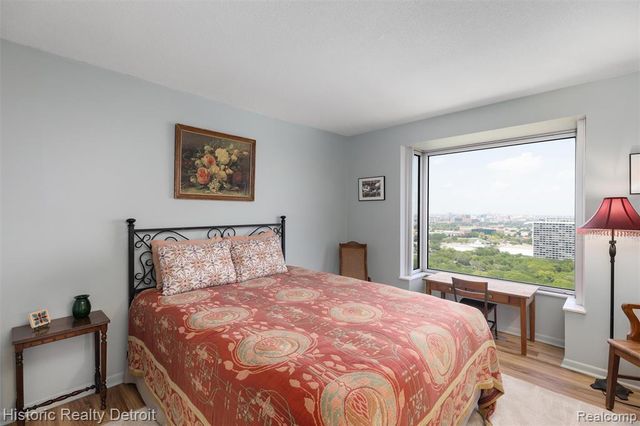 1300 E Lafayette 2407, 08, Detroit, MI 48207