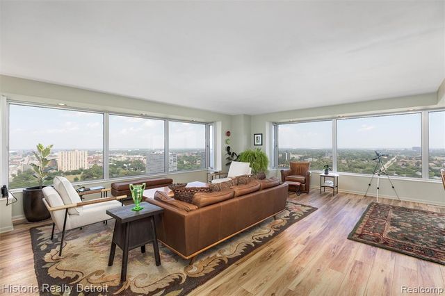 1300 E Lafayette 2407, 08, Detroit, MI 48207