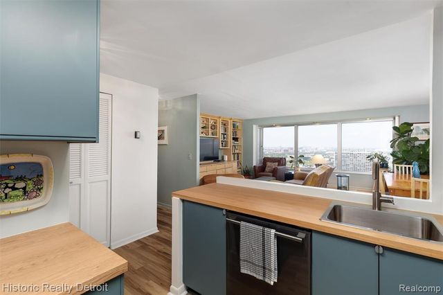 1300 E Lafayette 2407, 08, Detroit, MI 48207