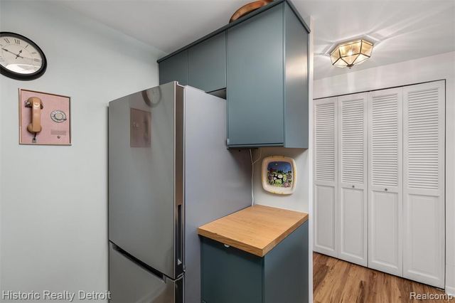 1300 E Lafayette 2407, 08, Detroit, MI 48207