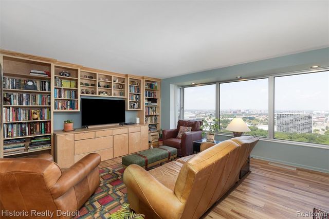 1300 E Lafayette 2407, 08, Detroit, MI 48207