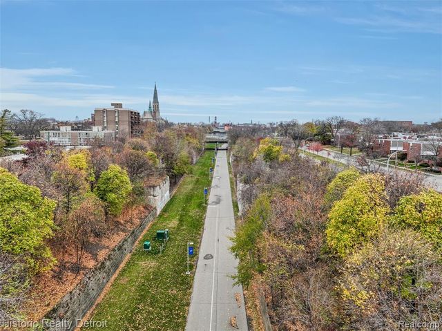 1300 E Lafayette 2407, 08, Detroit, MI 48207