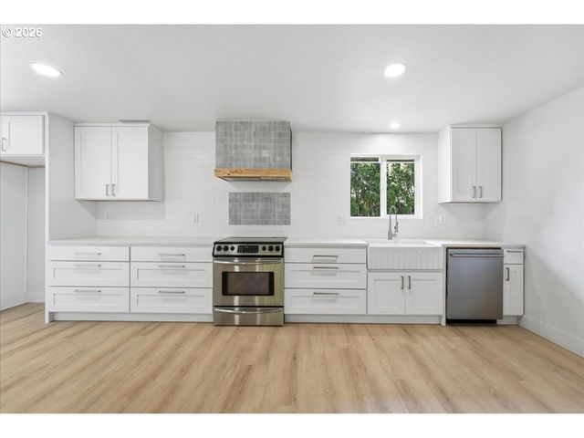 5913 Ne 114TH St, Vancouver, WA 98686