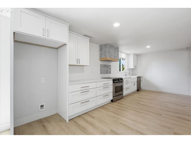 5913 Ne 114TH St, Vancouver, WA 98686