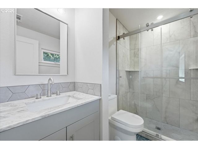 5913 Ne 114TH St, Vancouver, WA 98686