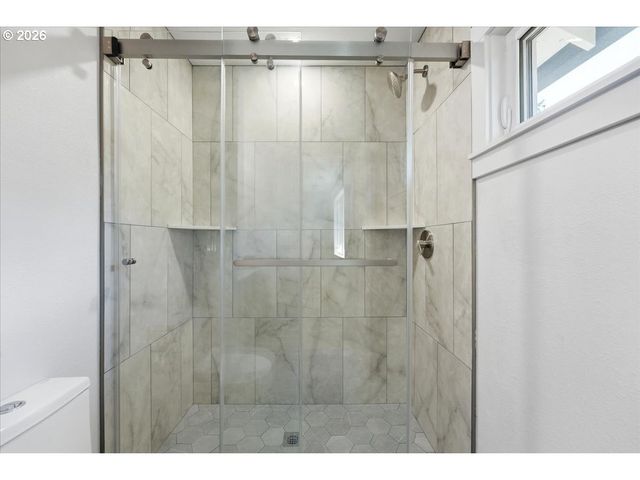 5913 Ne 114TH St, Vancouver, WA 98686