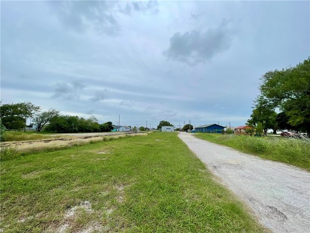 2534 & 2530 Blaschke St, Ingleside, TX 78362