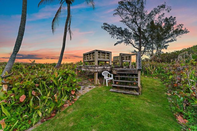 31 N Beach Road, Jupiter Island, FL 33455