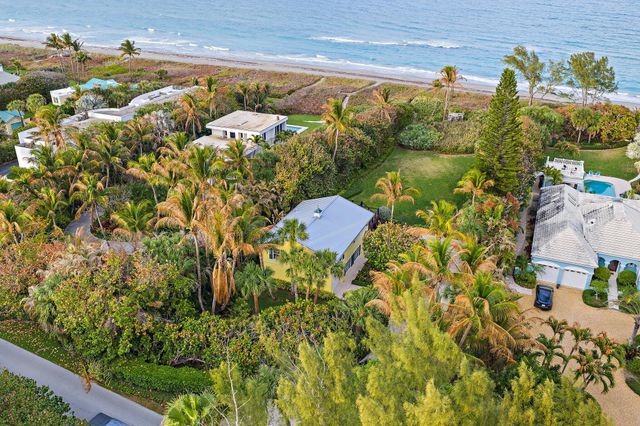 31 N Beach Road, Jupiter Island, FL 33455