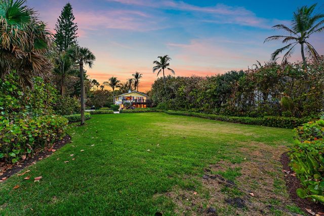 31 N Beach Road, Jupiter Island, FL 33455