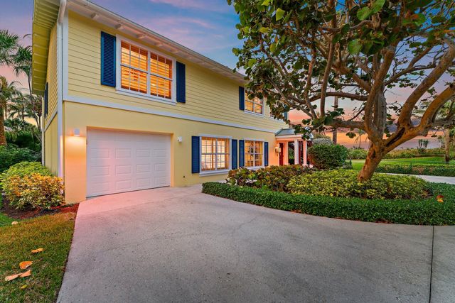 31 N Beach Road, Jupiter Island, FL 33455