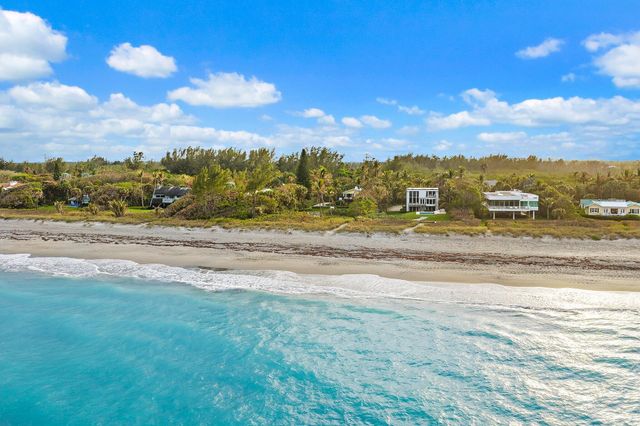 31 N Beach Road, Jupiter Island, FL 33455