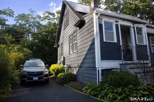71 School Street, Fairfield, CT 06824