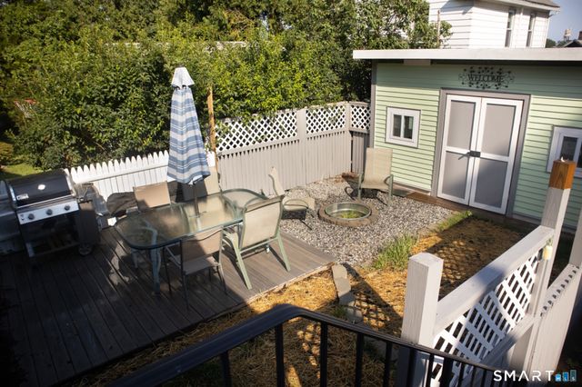 71 School Street, Fairfield, CT 06824