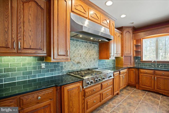 27320 HARPERS CT, Mechanicsville, MD 20659