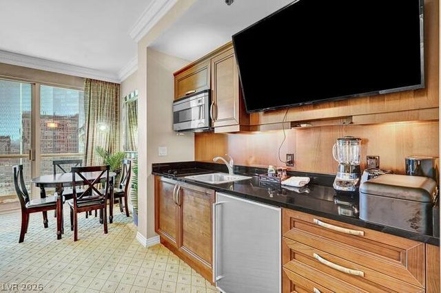 125 East Harmon Avenue 2215, Las Vegas, NV 89109