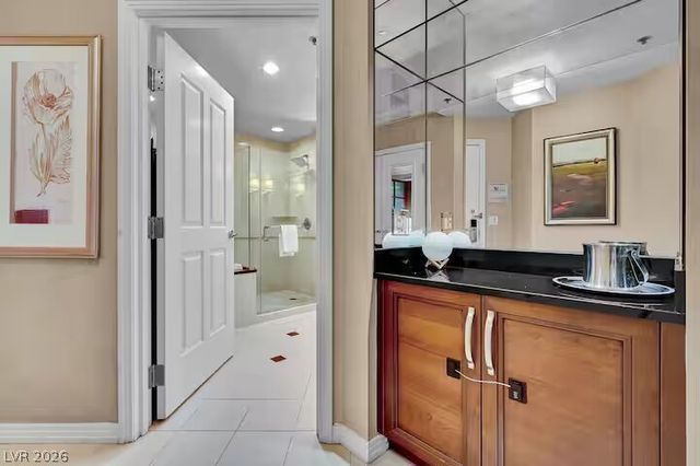 125 East Harmon Avenue 2215, Las Vegas, NV 89109
