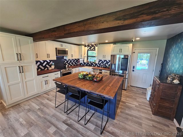 16160 Hectorville Road, Mounds, OK 74047