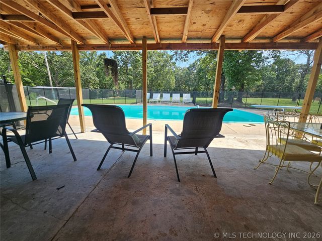 16160 Hectorville Road, Mounds, OK 74047