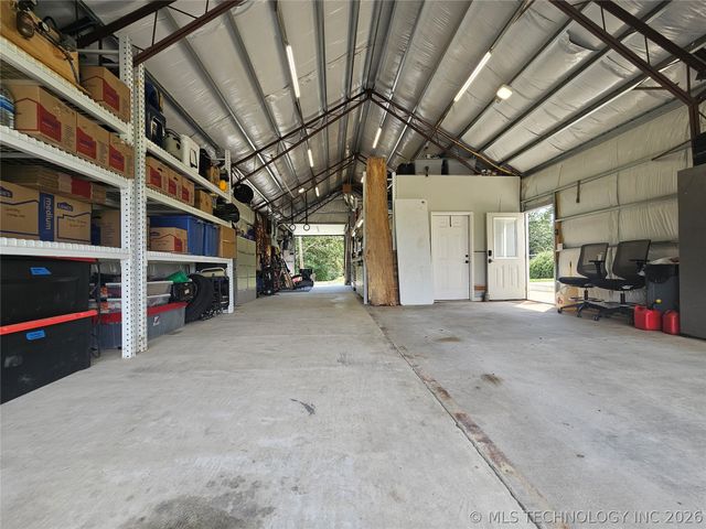 16160 Hectorville Road, Mounds, OK 74047