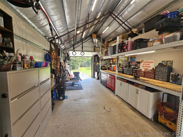 16160 Hectorville Road, Mounds, OK 74047