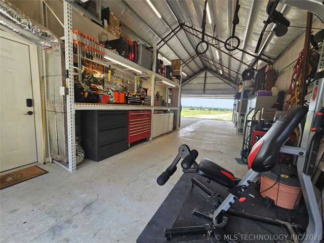 16160 Hectorville Road, Mounds, OK 74047