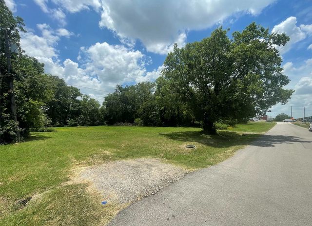 1127 W End Street, Terrell, TX 75160
