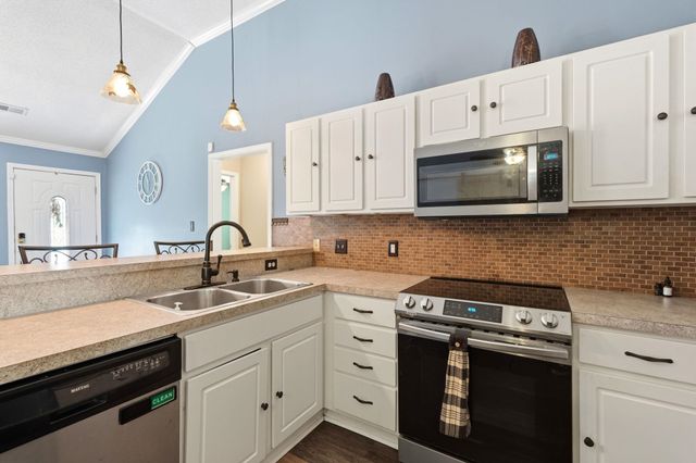 1105 Pantheon Dr., Conway, SC 29526