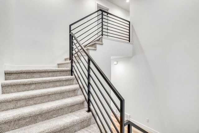 864 Harvest Circle, Horace, ND 58047