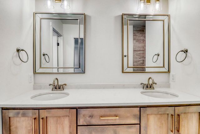 864 Harvest Circle, Horace, ND 58047