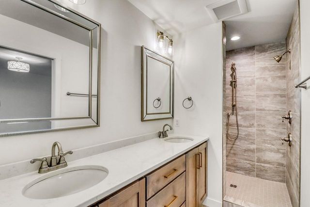 864 Harvest Circle, Horace, ND 58047