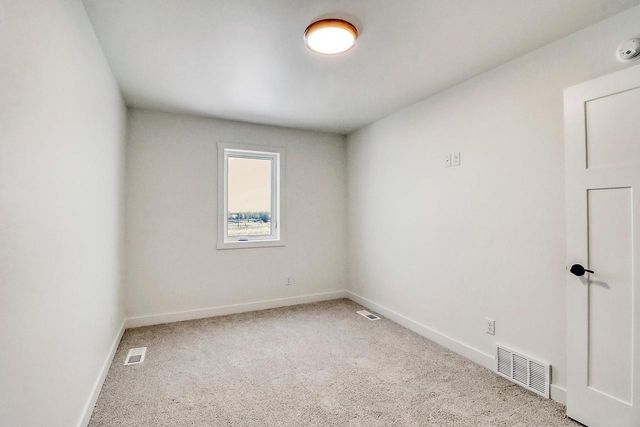 864 Harvest Circle, Horace, ND 58047