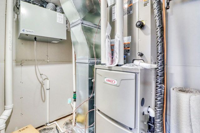 864 Harvest Circle, Horace, ND 58047