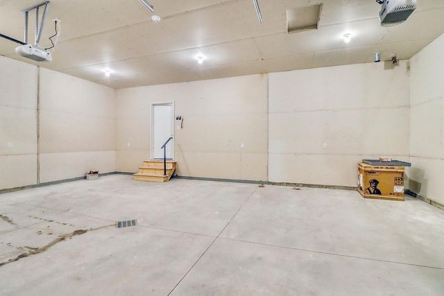 864 Harvest Circle, Horace, ND 58047