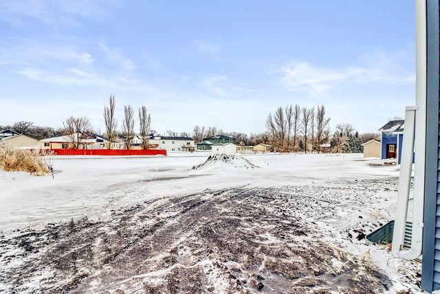 864 Harvest Circle, Horace, ND 58047