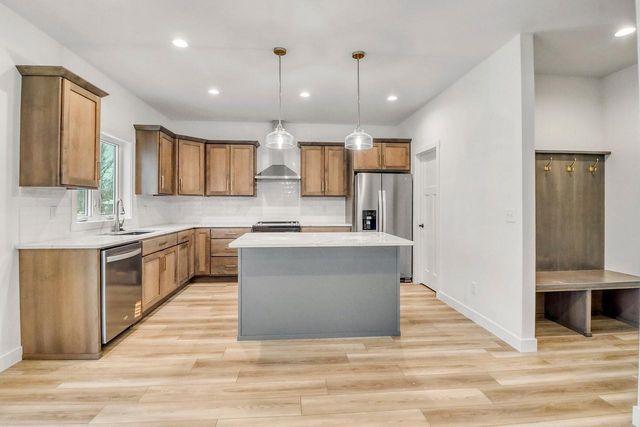 864 Harvest Circle, Horace, ND 58047