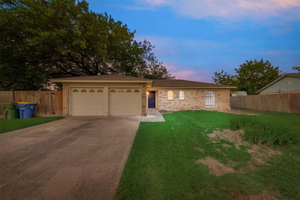6013 Barry Drive, Watauga, TX 76148