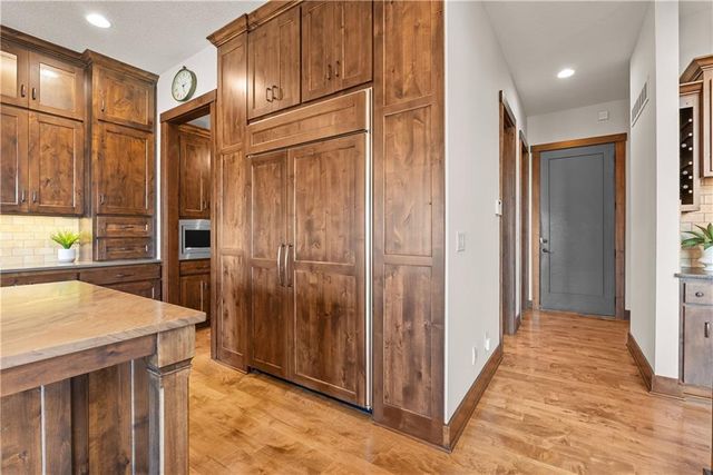 2808 NW Nutall Court, Lee's Summit, MO 64081