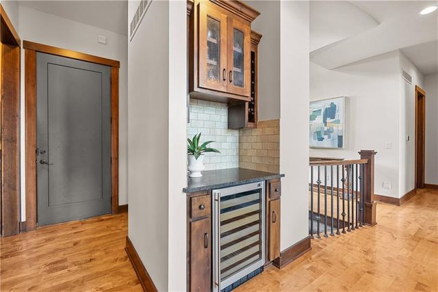 2808 NW Nutall Court, Lee's Summit, MO 64081