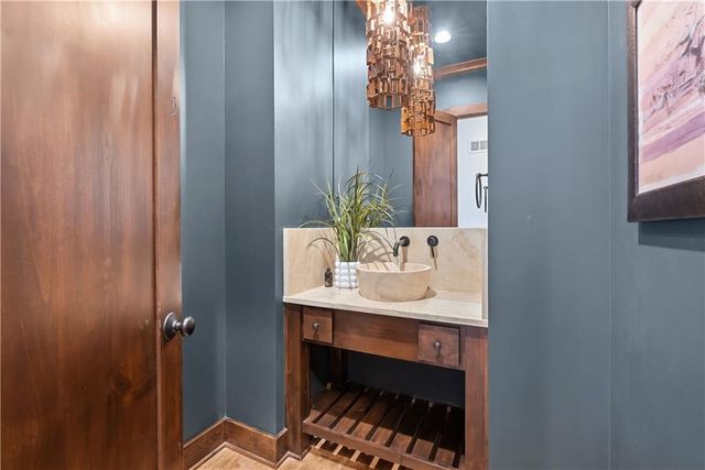 2808 NW Nutall Court, Lee's Summit, MO 64081